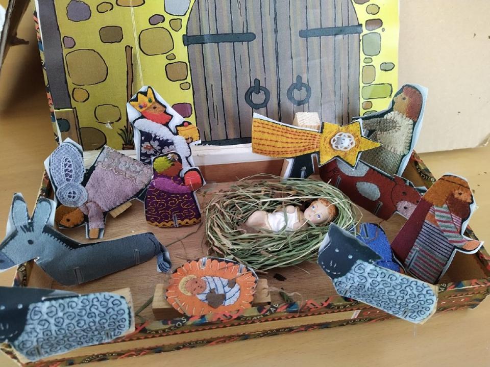 Krippe von Religionsschülern