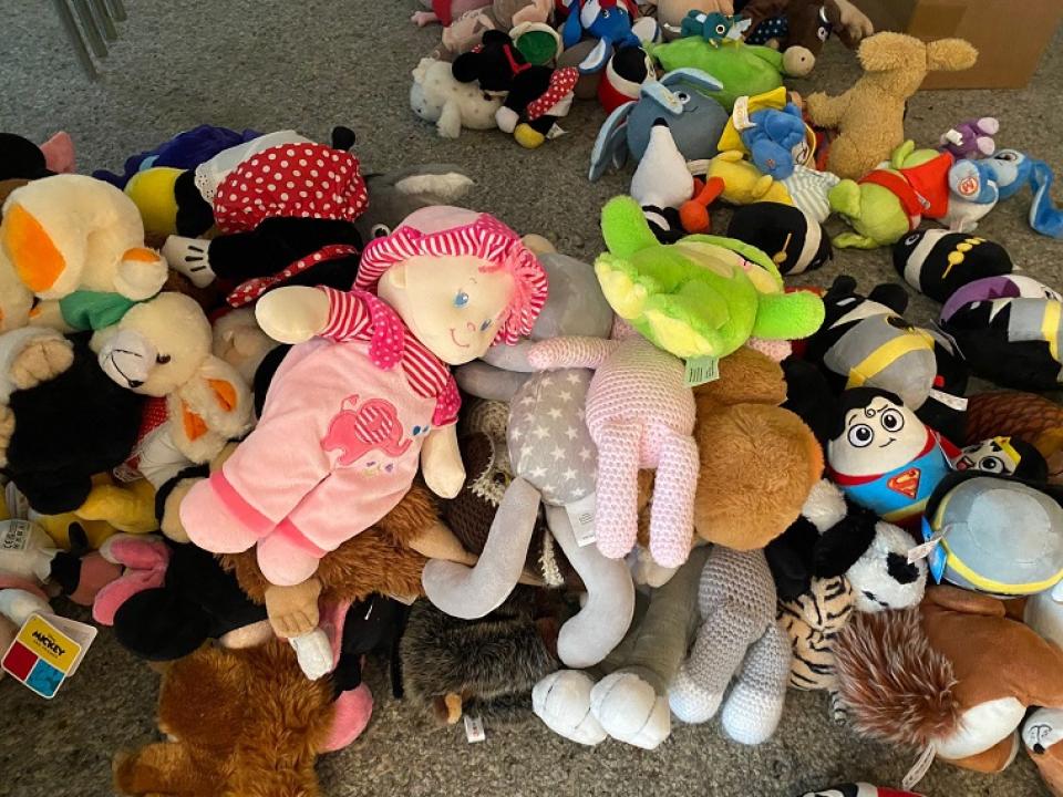 Plüschtiere für die Weihnachtspäckli-Aktion