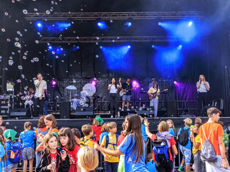 Minifest