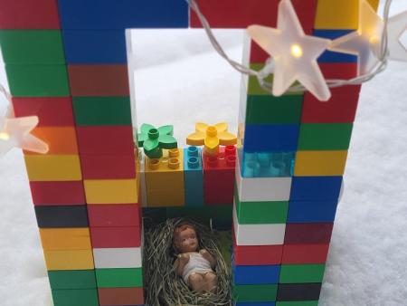 Krippe von Religionsschülern