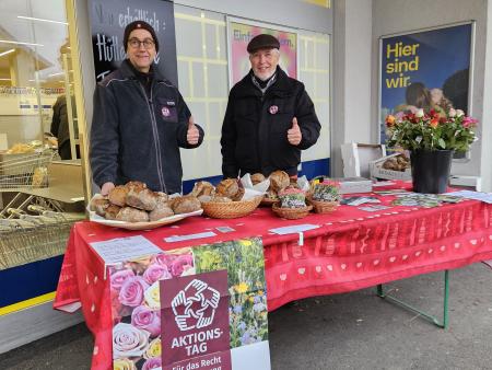 Aktionstag - Verkauf von Rosen, Samen und Brot